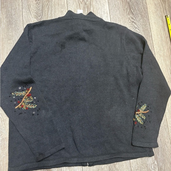 Christmas collection Black Cardigan with Red Bird Embroidery - Picture 12 of 12